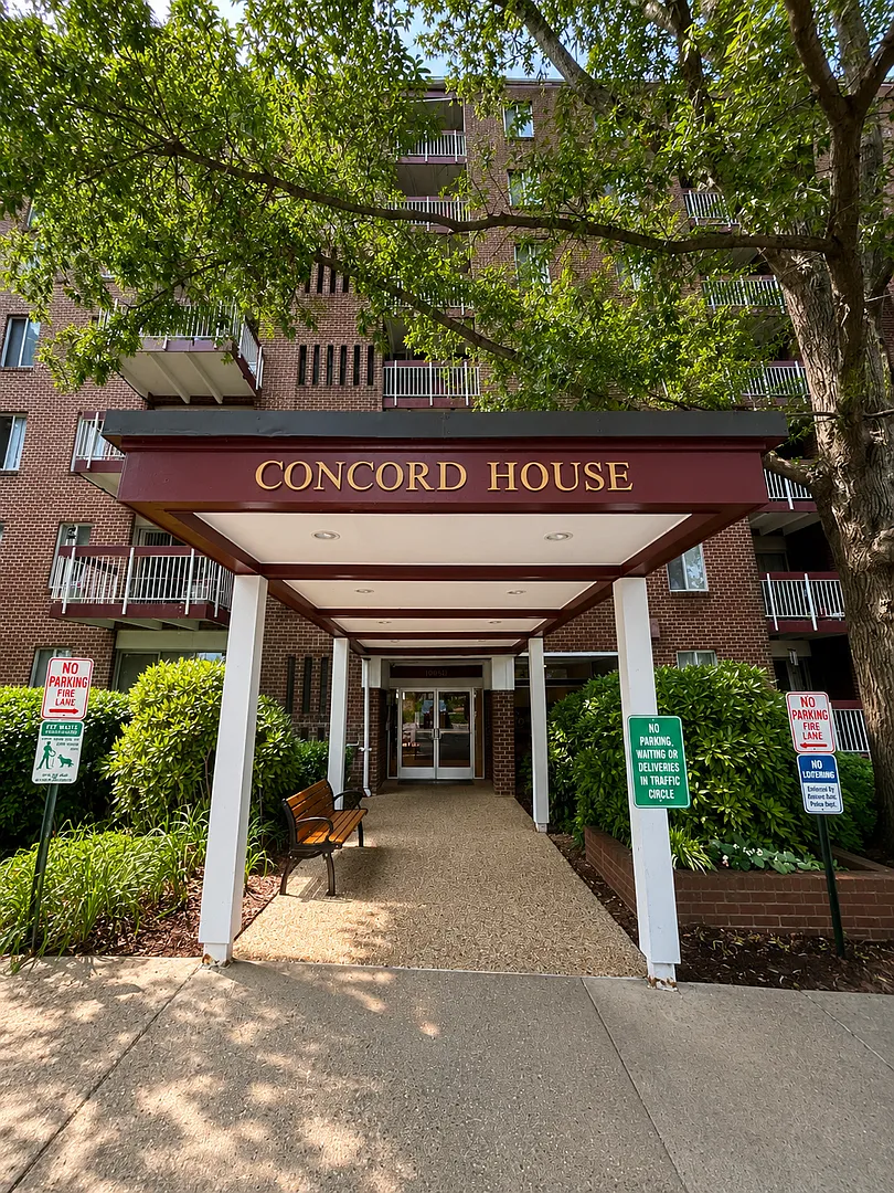 Beautifully Updated 2BR with Large Closets & Private Balcony — Photo 1