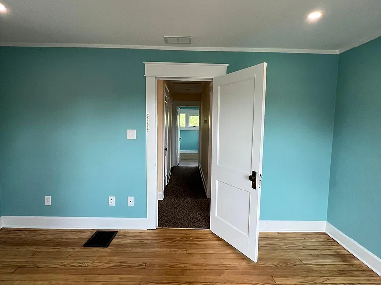 549 S Lincoln St — Photo 12