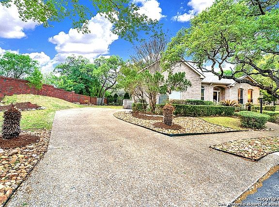 5th image of 2531 NE HOLLOW VILLAGE DR