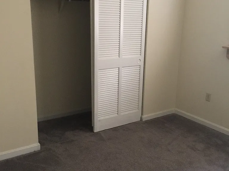 401 Fairfax St — Photo 10