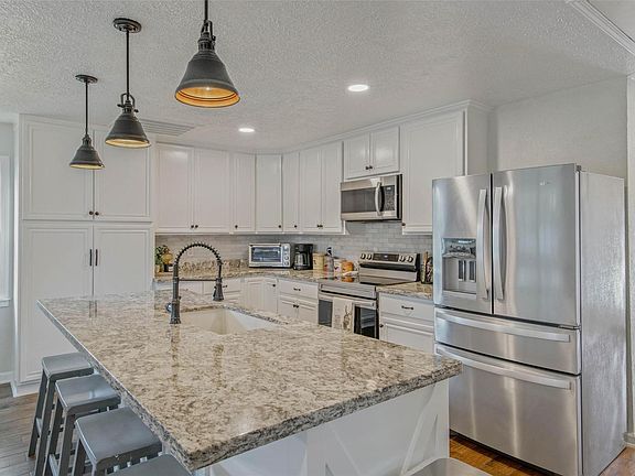 5th image of 4112 Scenic View Dr
