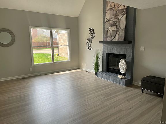 2nd image of 432 Huntwood Ln