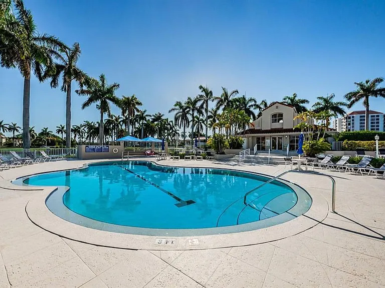 6100 Bahia Del Mar Cir #103 — Photo 18