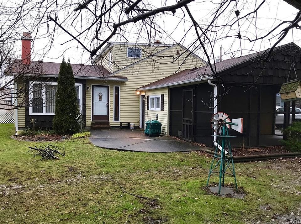 1st image of 13 Pendlewood Dr