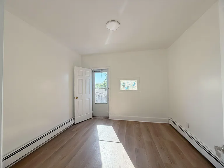 62 Farnham Ave #1 — Photo 7
