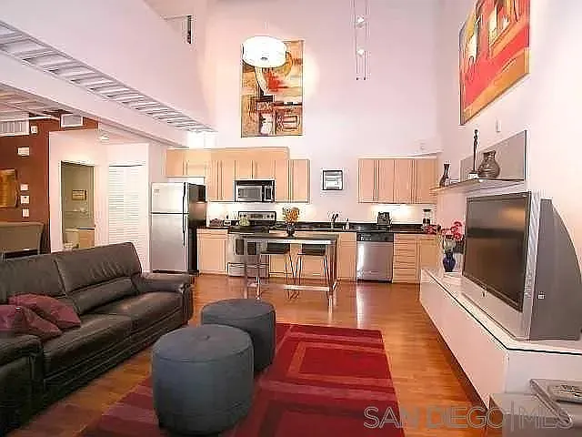 1501 Front St #102 — Photo 4