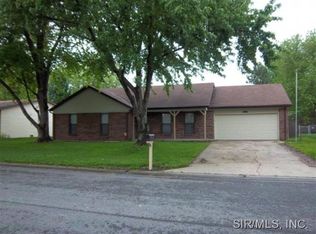 401 David Dr, Fairview Heights, IL 62208