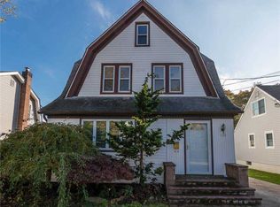 105 Pearsall Ave, Freeport, NY 11520