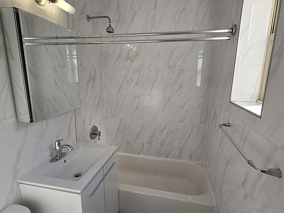 3rd image of 4836 44th St APT 7E