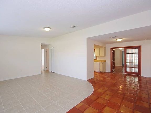 4th image of 3849 Stonemont Dr