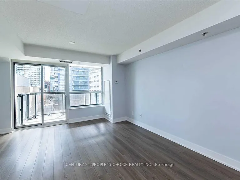 318 Richmond St W #715 — Photo 5