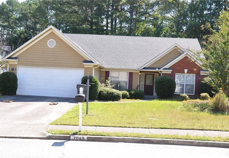 1st image of 2042 Steffi Ln