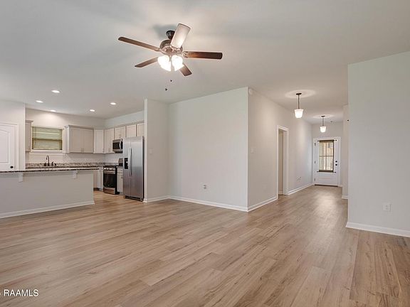 4th image of 306 Tall Meadows Ln