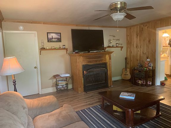 4th image of 135 Goodman Dr
