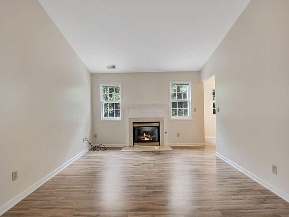 3rd image of 46 Indian Cove Cir