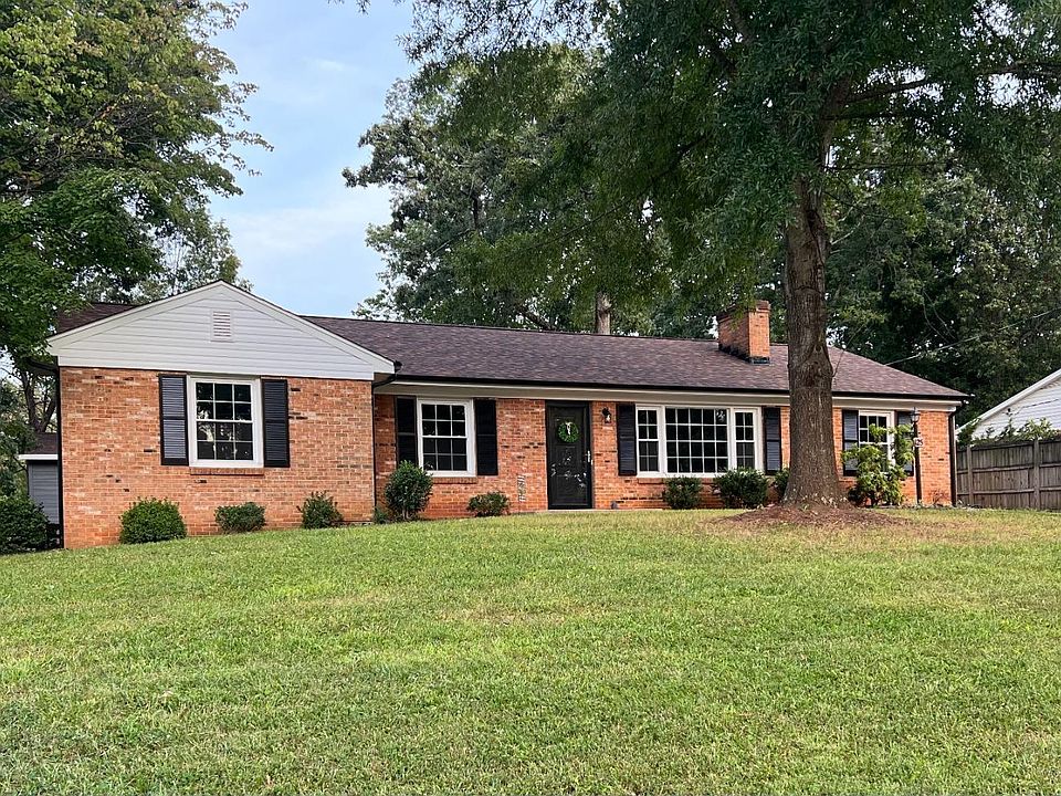 1st image of 125 Windsor Ln