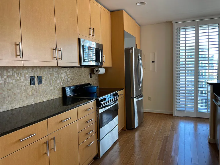 255 Berry St #601 — Photo 10