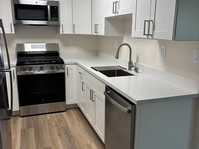 838 Roble Ave #4 — Photo 4