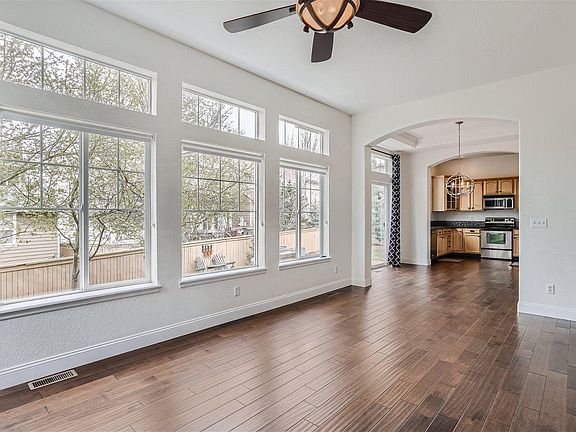 Living room to dining area