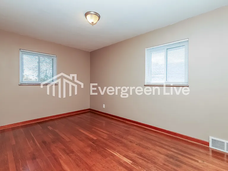 3826 E 4th St — Photo 10