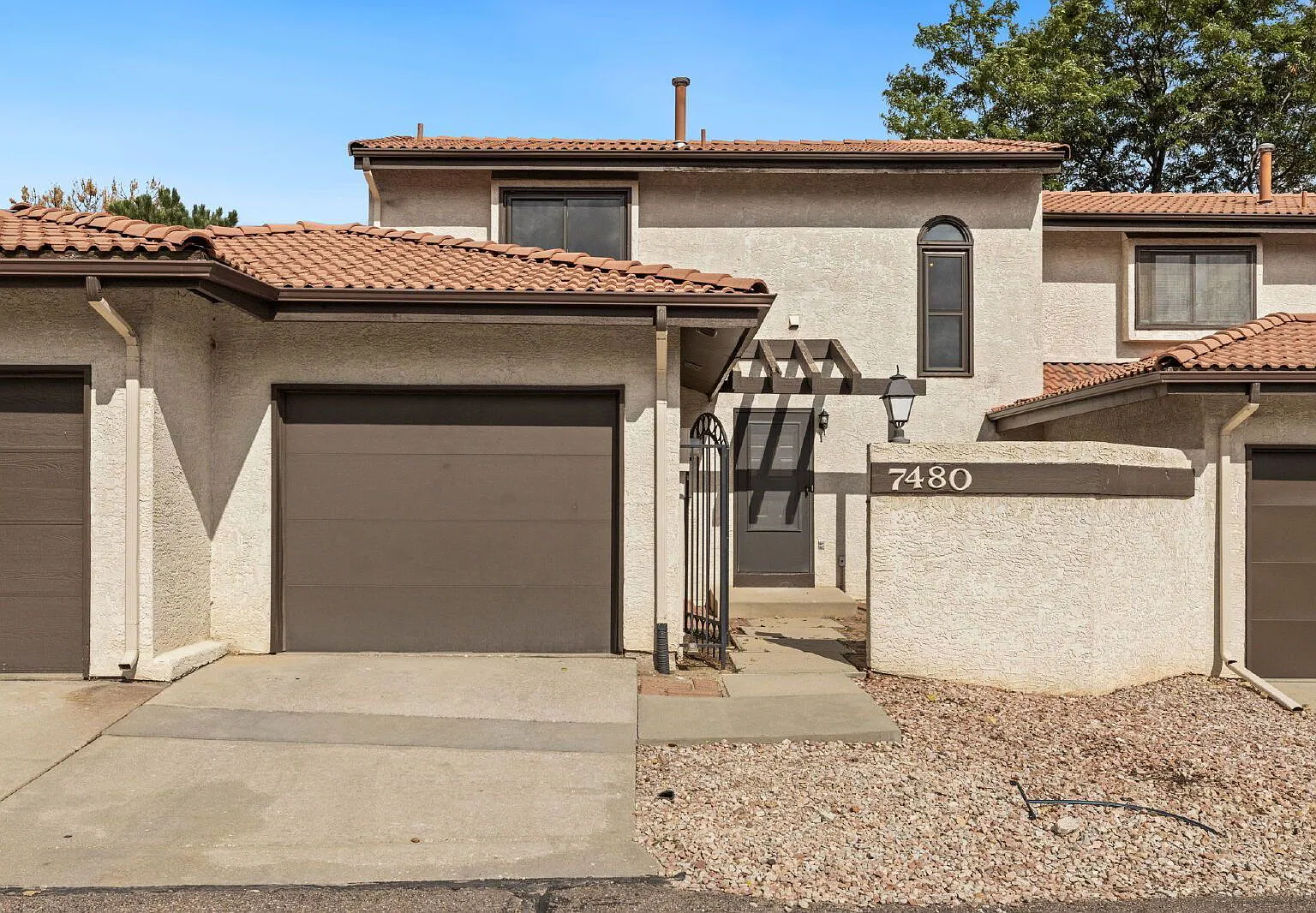 2 bed, 1.5 bath, 1536 sqft, $1,700 — Photo 2