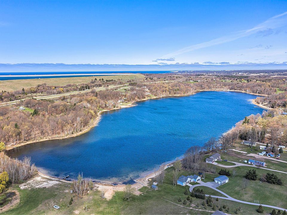 5424 W Oak Point Rd, Ludington, MI 49431 MLS 23012343 Zillow