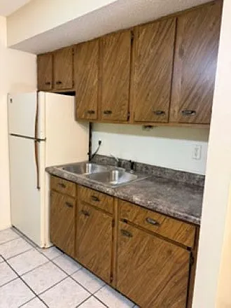 1000 E Williams St #8 — Photo 3