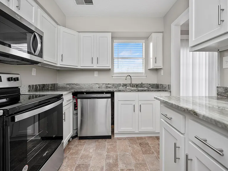 421 Redding Rd #118 — Photo 9