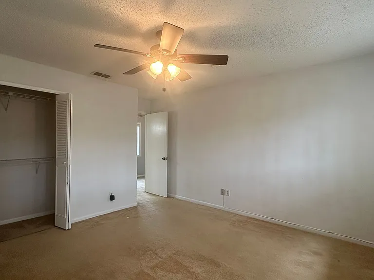 1532 N Carolwood Blvd — Photo 36