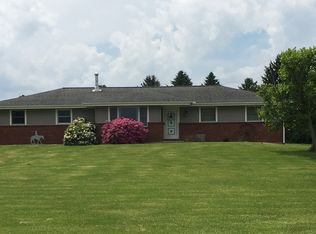 3289 Fairview School Rd, Ellwood City, PA 16117