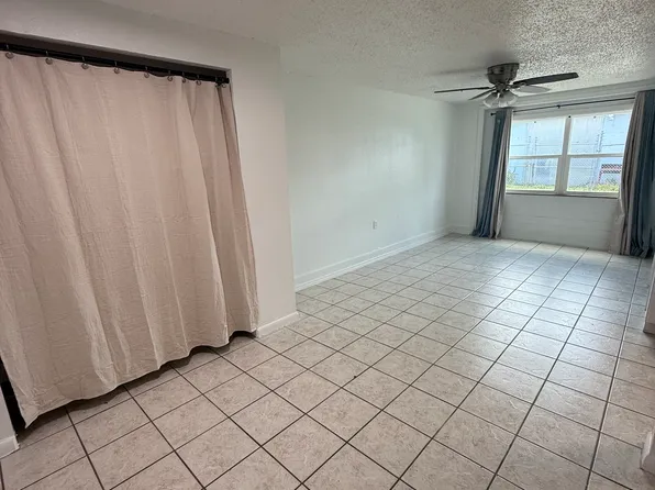 1131 5th St SW APT 4, Winter Haven, FL 33880