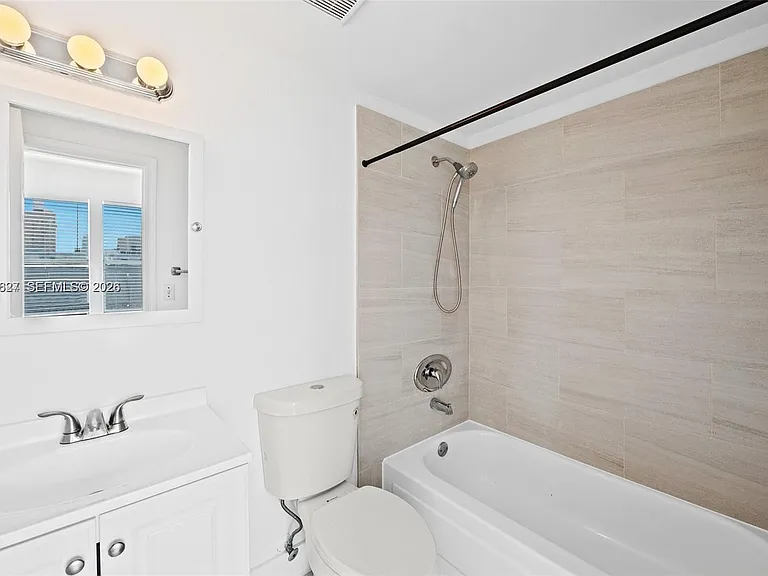 1027 Pennsylvania Ave #306 — Photo 14