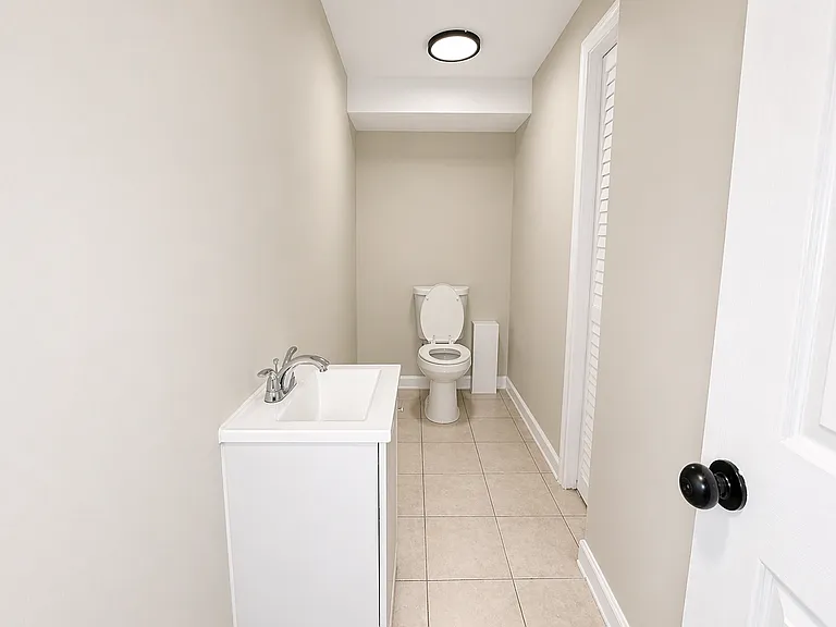 271-273 S 8th St #2 — Photo 13