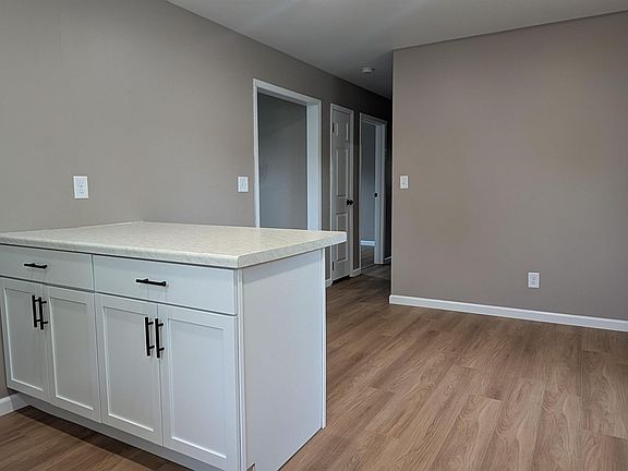 5th image of 614 E Vine St