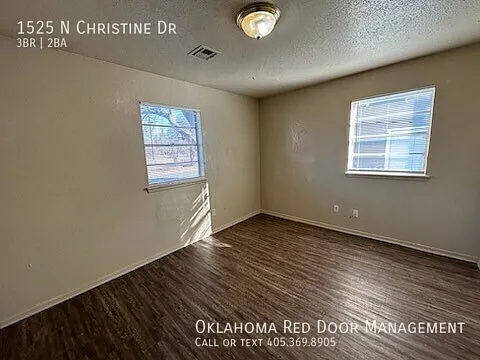 1525 N Christine Dr — Photo 7