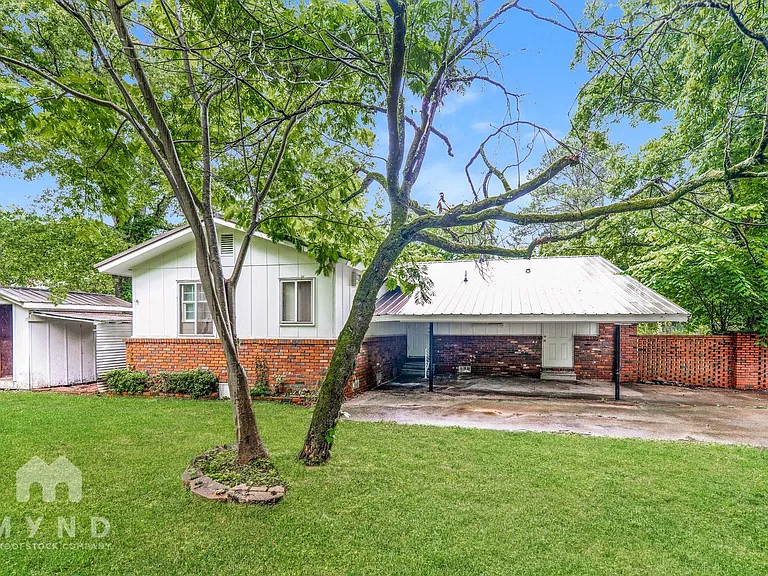 452 Burgundy Rd — Photo 19