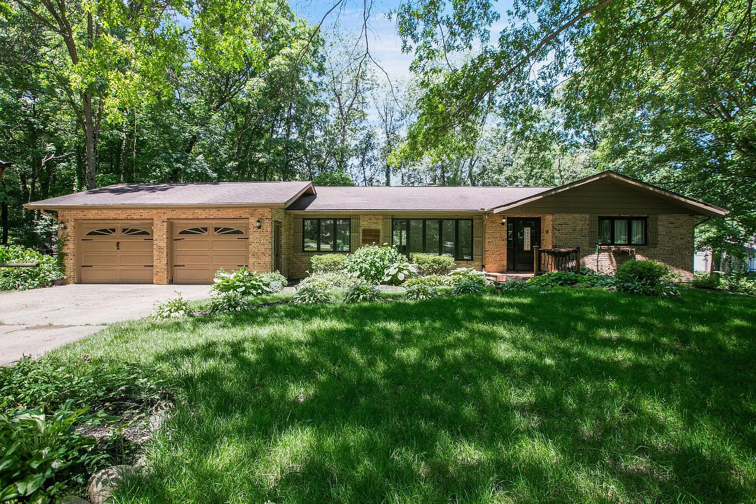 104 Woodview Ct photo 1