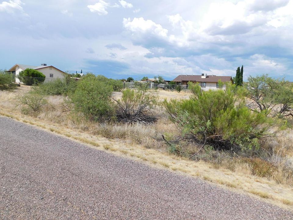 2nd image of 20072 E Prickly Pear Dr