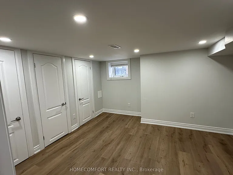 211 Osler St #LOWER — Photo 2