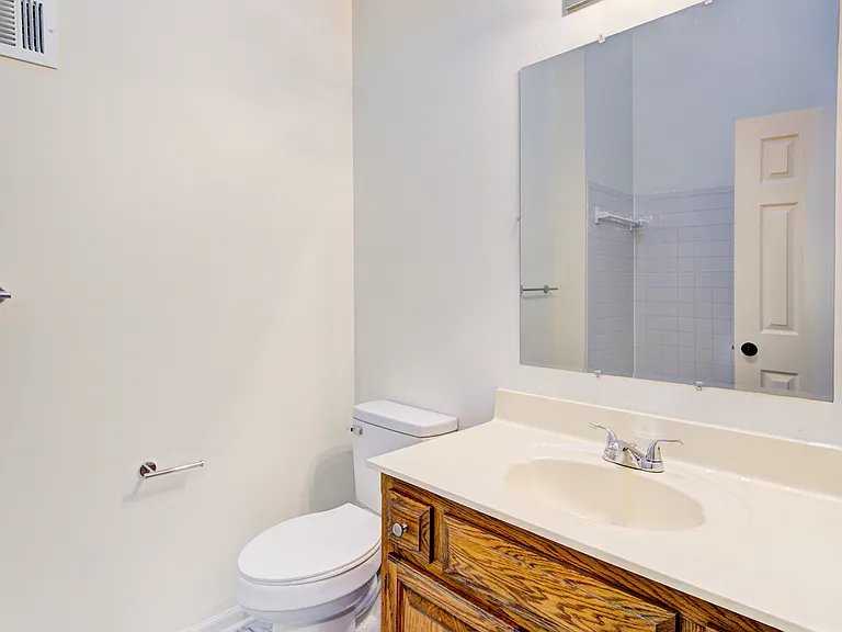 10622 N Charlotte St — Photo 12