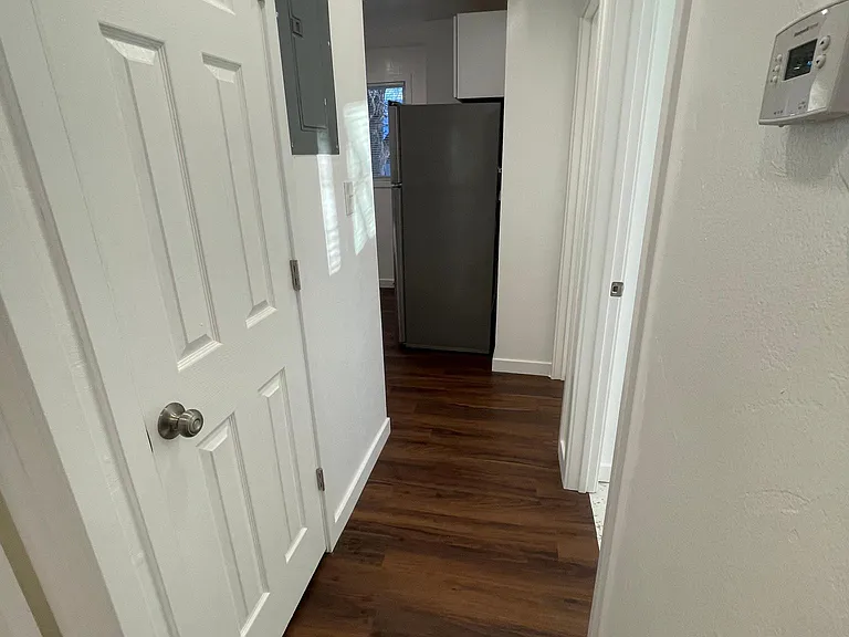 2202 E Hugo Ave — Photo 6