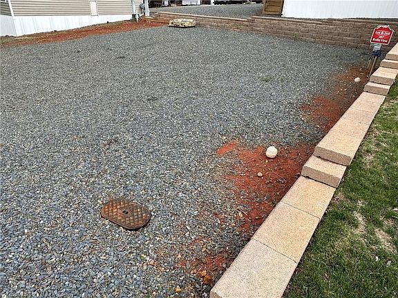 2nd image of 207 Badin View Dr