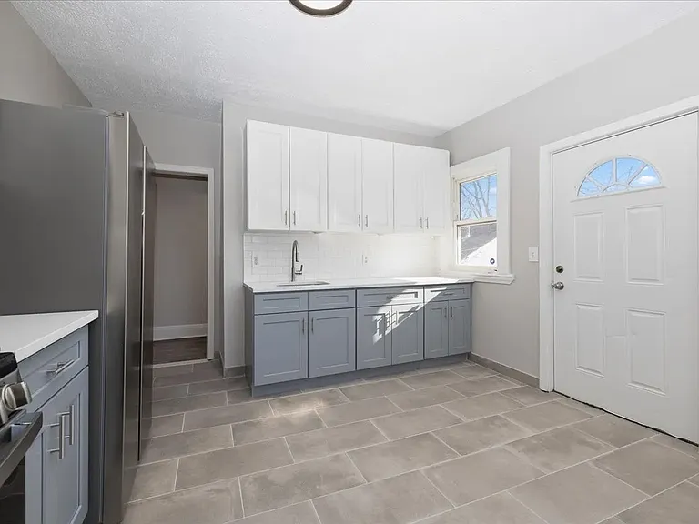49 Cowles St #49 — Photo 4