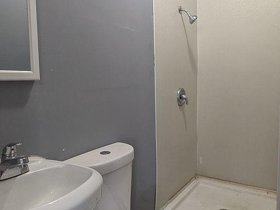 5th image of 5760 S Wells St