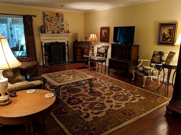 4th image of 4083 Whitehall Way