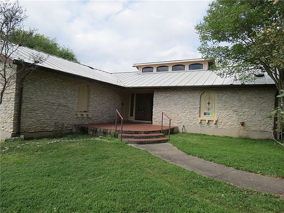 4th image of 1601 Mayfield Dr