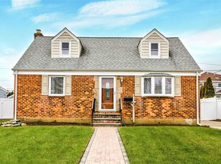 391 Salem Rd, Valley Stream, NY 11580