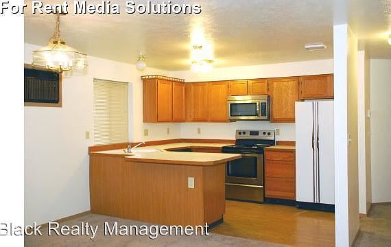 2nd image of 912 W Lincoln Pl APT 103