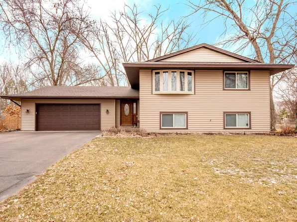 6702 E Shadow Lake Dr, Circle Pines, MN 55014