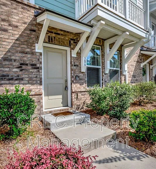 306 Pathfinder Way — Photo 3
